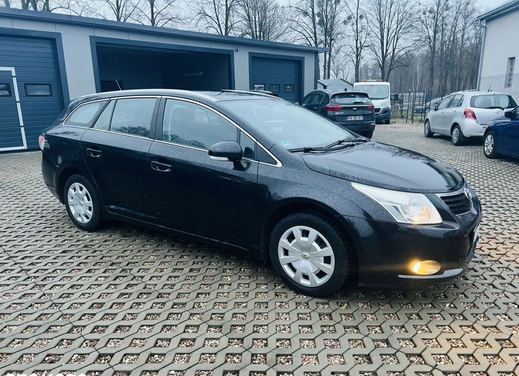 Toyota Avensis cena 29500 przebieg: 207000, rok produkcji 2009 z Ostrołęka małe 436